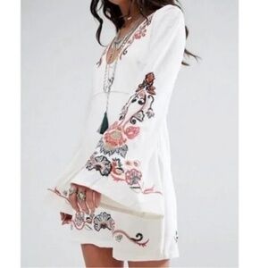 Free People Folk Embroidered Mini Dress Cream White Bell Sleeve Size 0